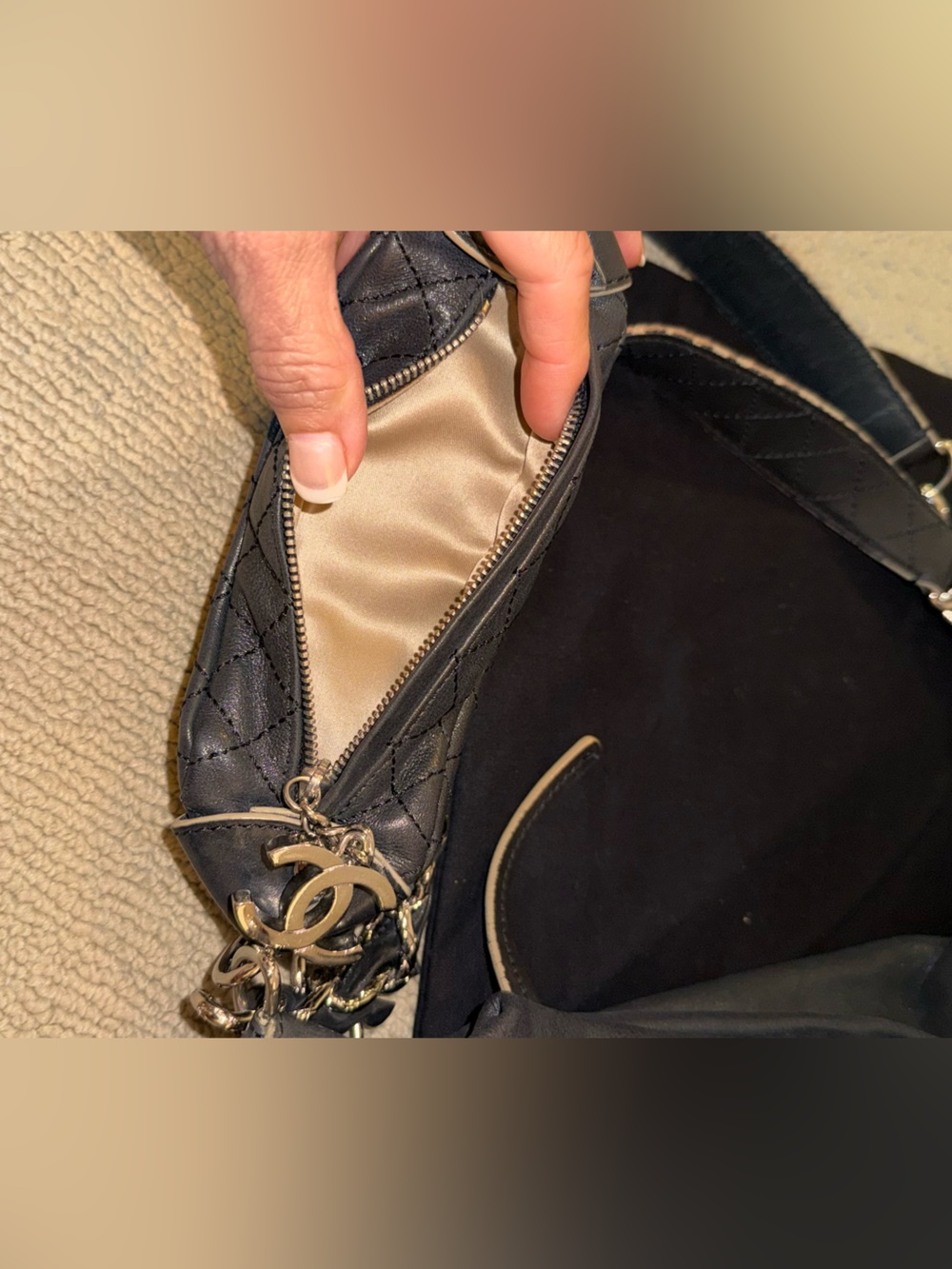 Authentic Chanel Black Soft Edgy Hobo bag purse lambskin leather CC - Picture 11 of 16